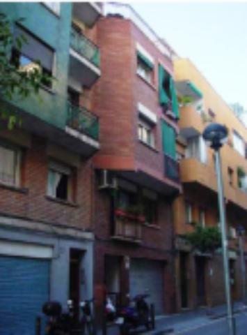 Piso en Venta en Barcelona por 122.400 € | 9330-3315 Piso en Venta en Barcelona por 122.400 € | 9330-3315